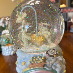 Precious Moments Snow globe "Catch a Falling Star"